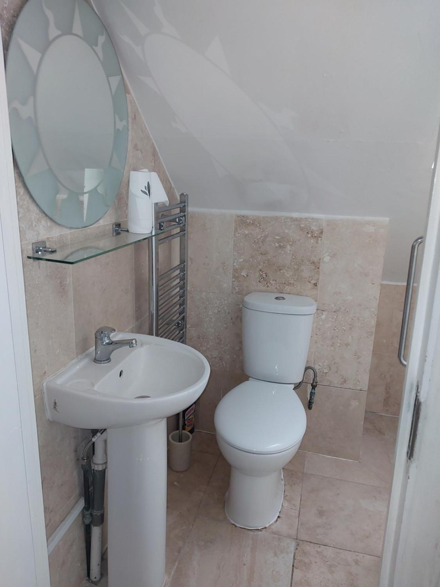 Joyful Room Rainham  Esterno foto